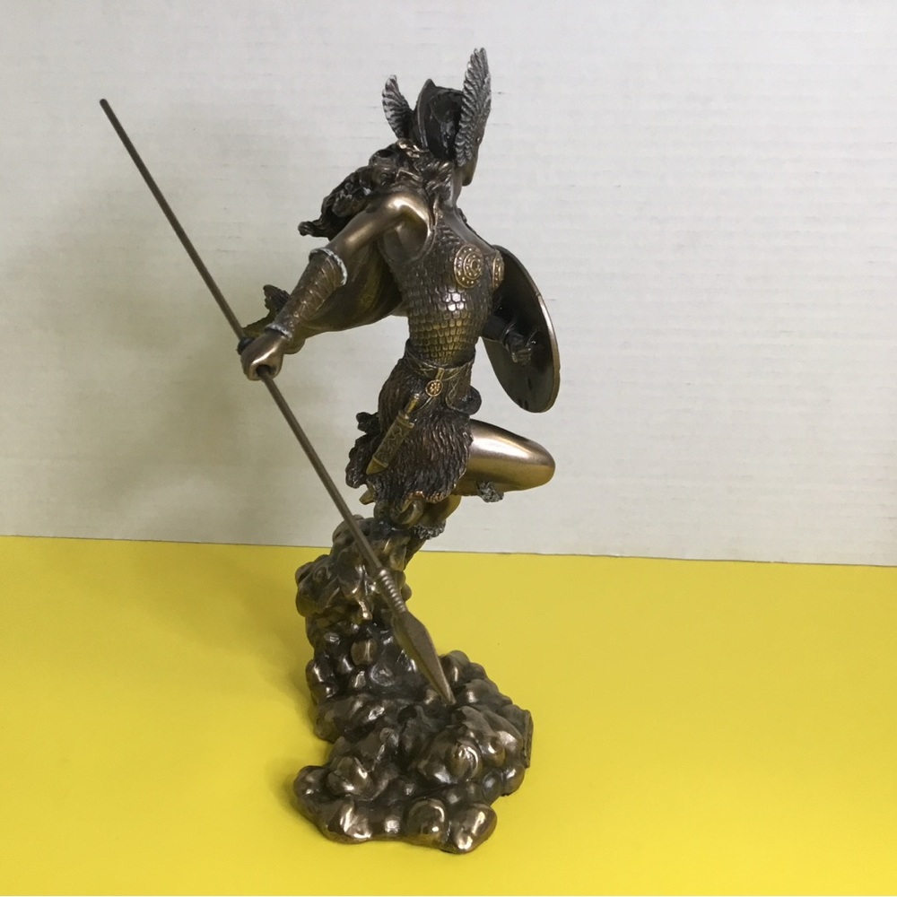 Statue Bronze Color - Picture 4 of 7